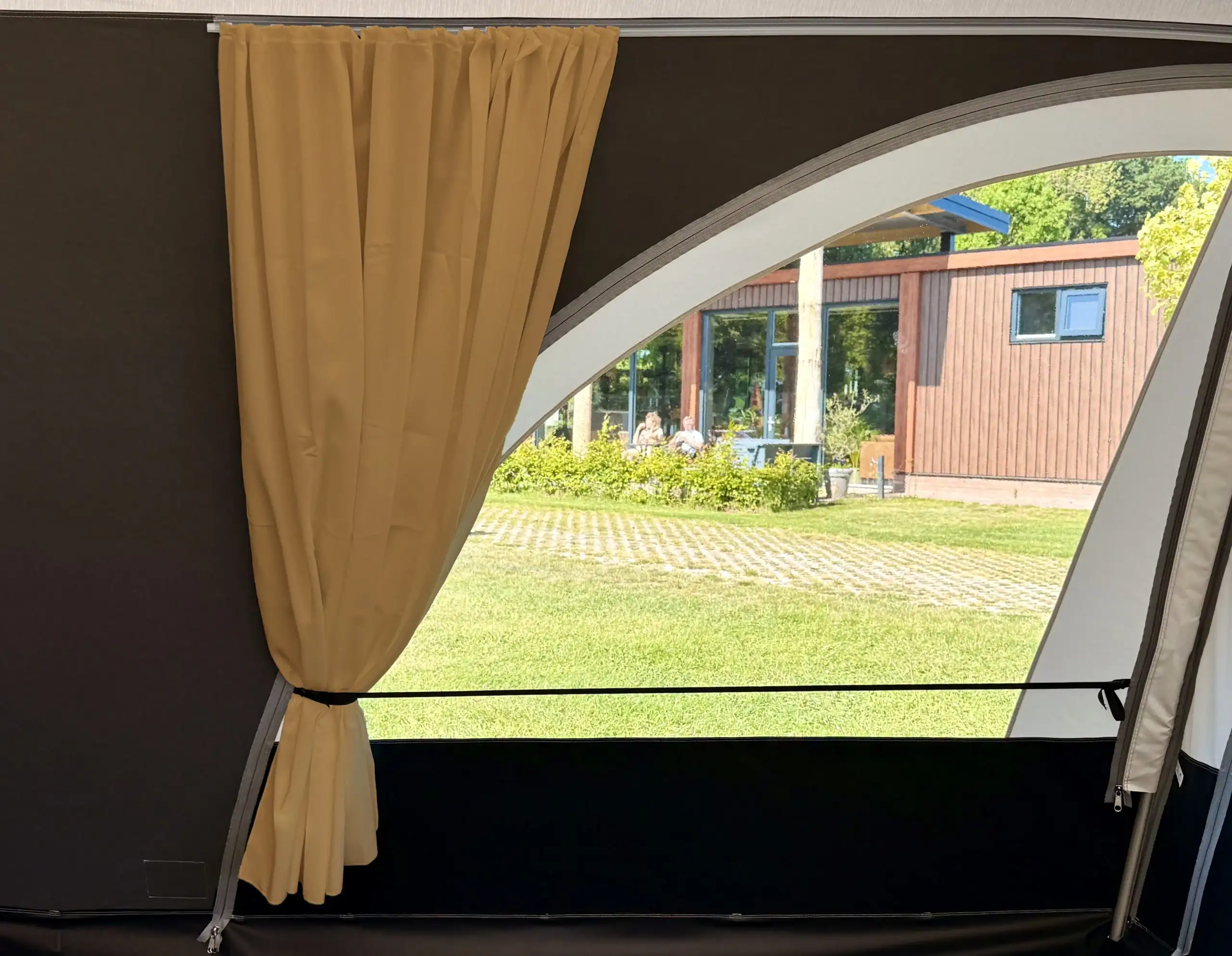 Reda Lucca 240- 270, Room 240/ Eriba Gordijnenset Mocha SidePRO