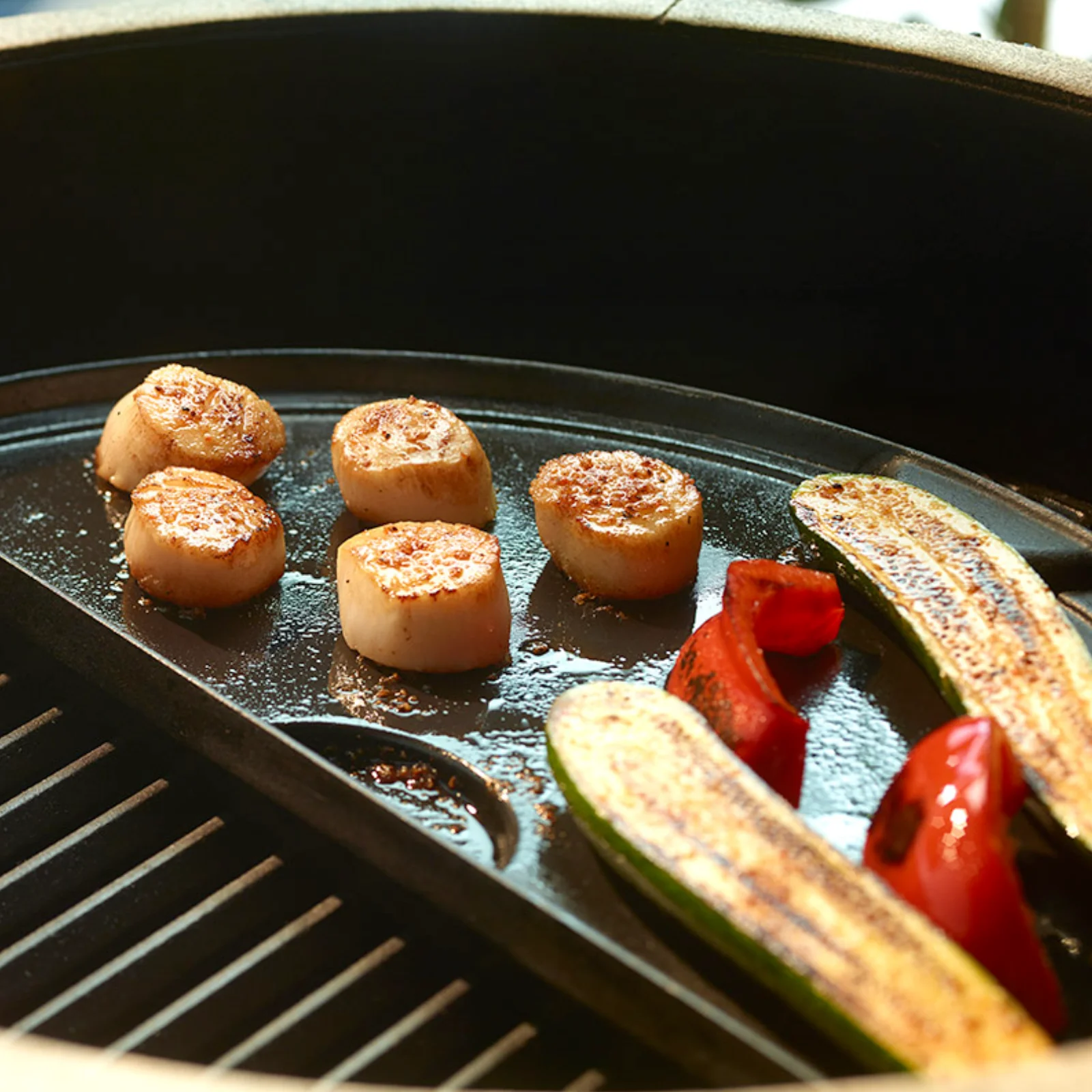 Big Green Egg Half Cast Iron Plancha Large