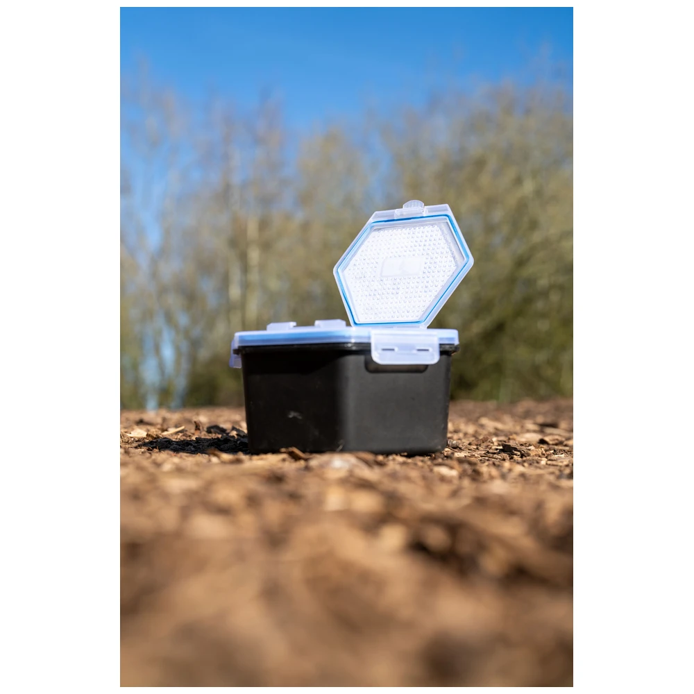 Zebco Secure-Lock Bait Box + Sieve 2L
