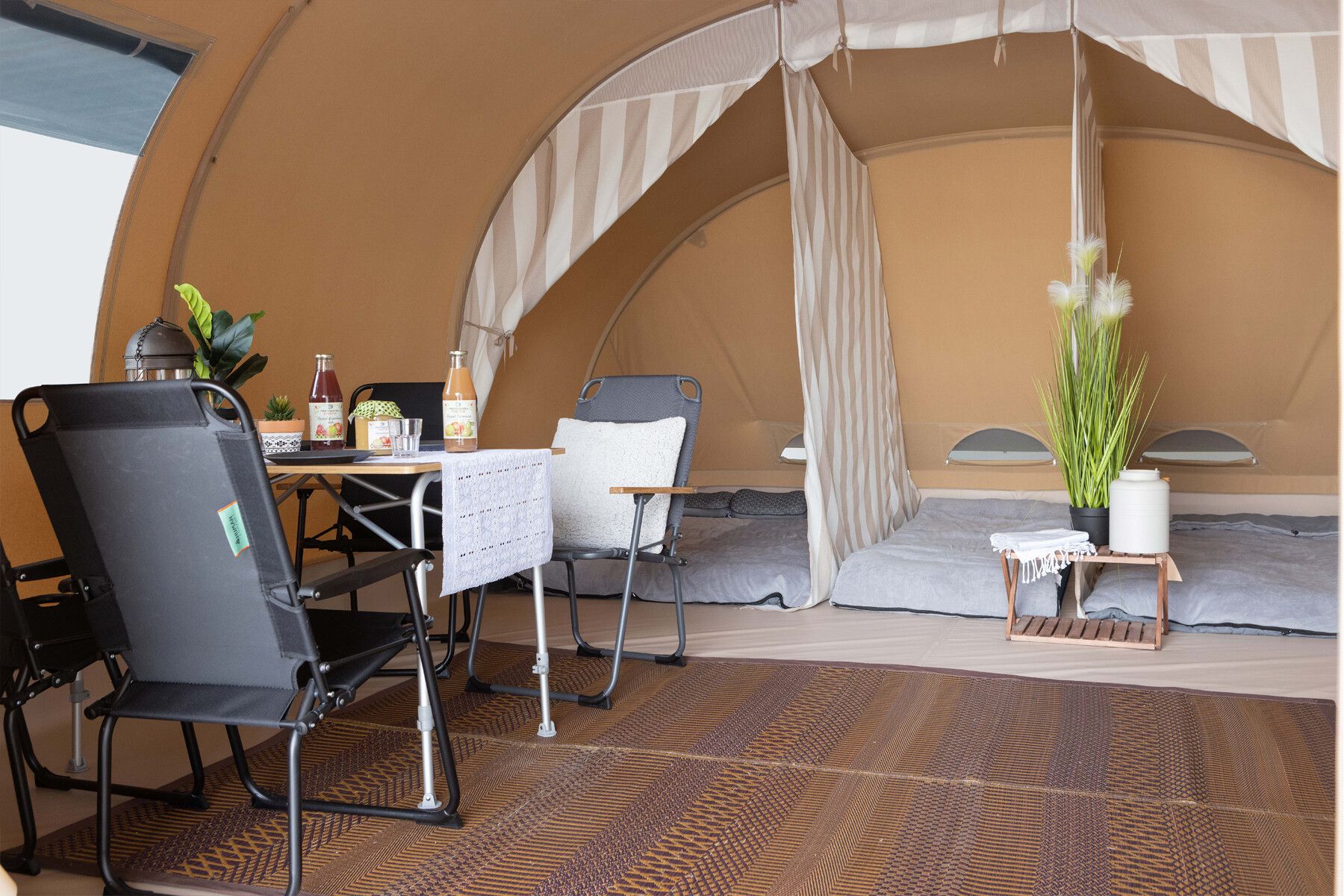 Karsten Tunneltent Imperia - Beige