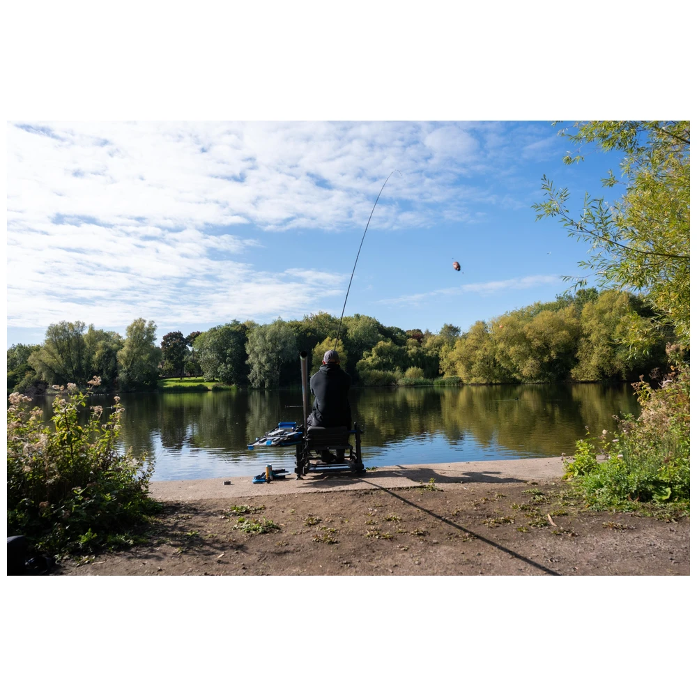 Preston Maggot Feeder M-24G