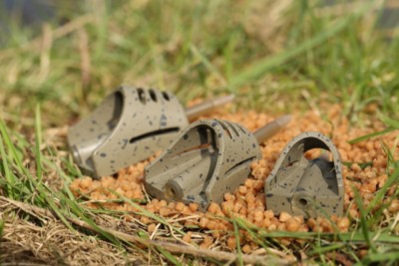 Guru Hybrid Pellet Feeder Small