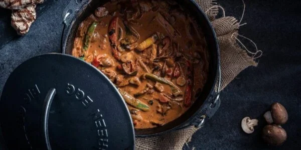 Big Green Egg Cast Iron Dutch Oven