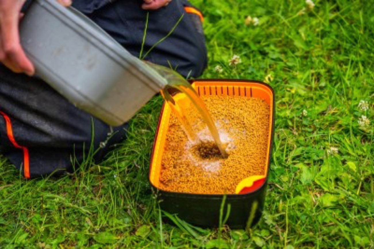 Guru 5.3 Pint Bait Strainer