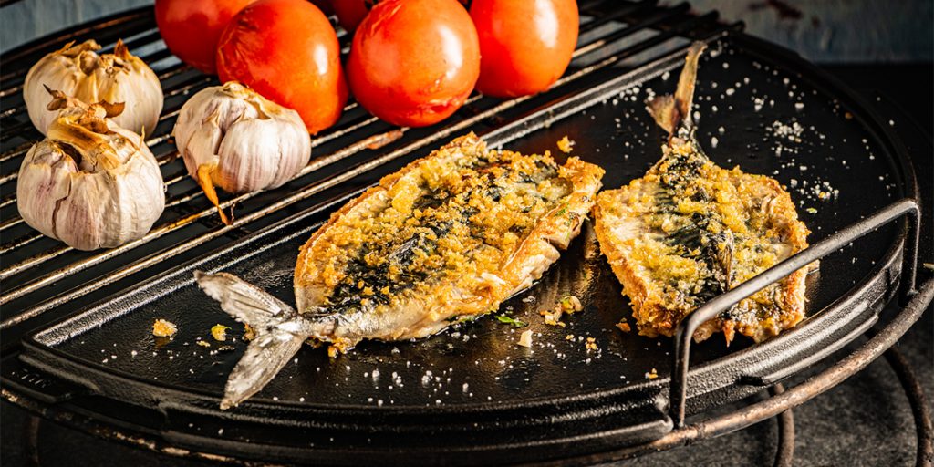 Big Green Egg Half Cast Iron Plancha Large