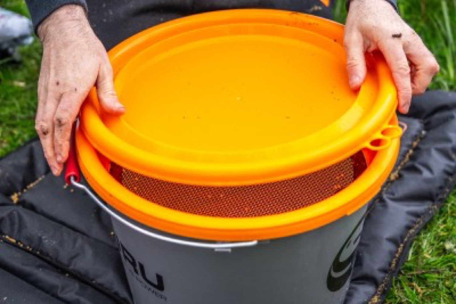 Guru Bucket