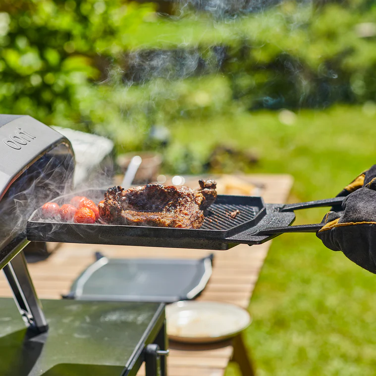 Ooni Grillpan Grizzler Dubbel 33 X 35 Cm Met Serveerplank