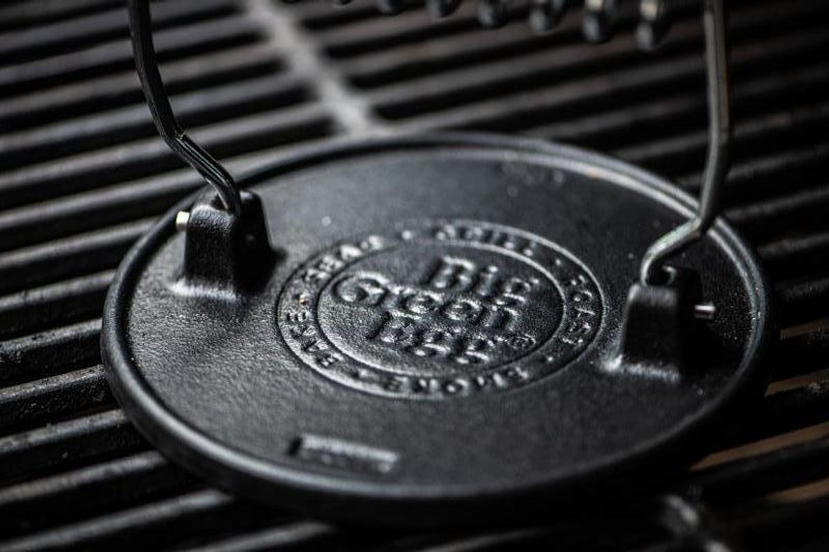 Big Green Egg Cast Iron Burger Pers