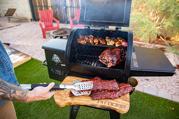 Pit Boss Navigator 550