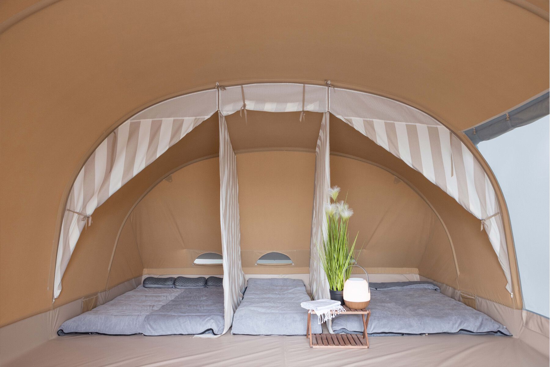 Karsten Tunneltent Imperia - Beige