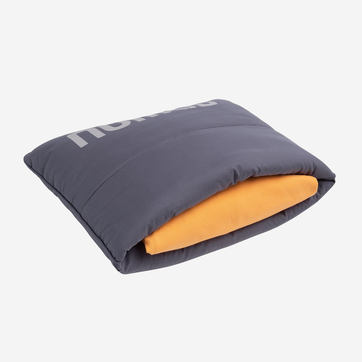 Nomad Wollip Reiskussen