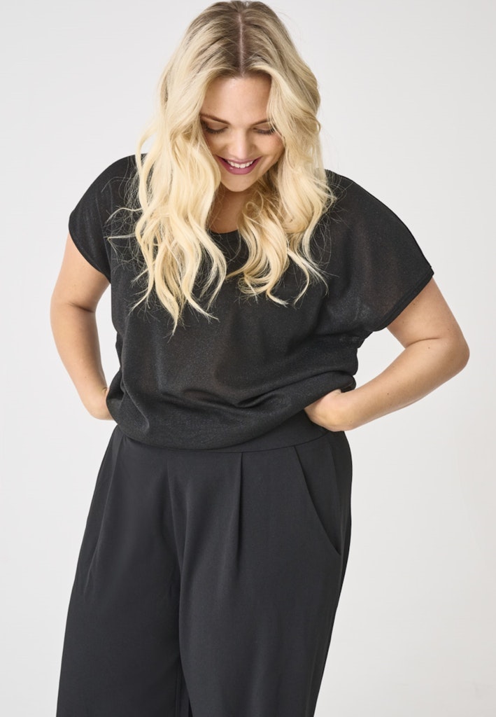 Only Carmakoma Silvery S/S V Neck Lurex Top Dames